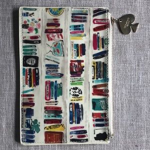 Gently used like new Kate Spade zip pouch